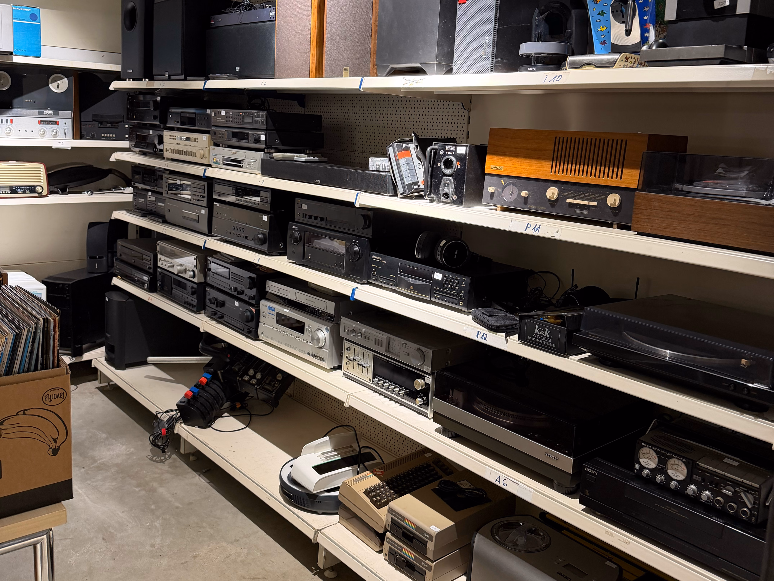 Vinyl & Hi-Fi